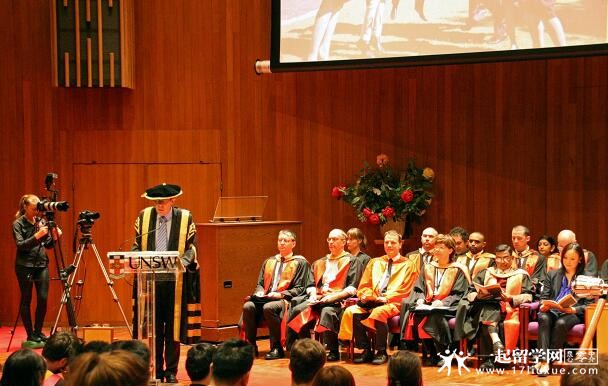 新南威尔士大学毕业典礼3校长发言